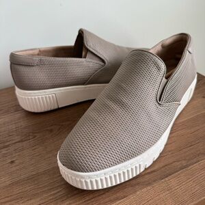SOUL by Naturalizer - Women’s Tia Slip-On Sneaker in Mushroom size 10